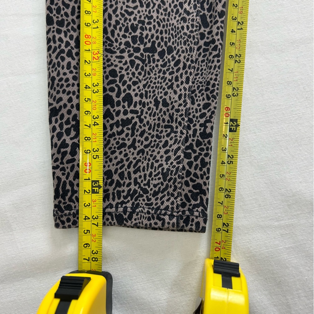 Women’s‎ Spanx Jean-ish Ankle Leggings in Desert Dot Size Medium Animal Print - Picture 12 of 16